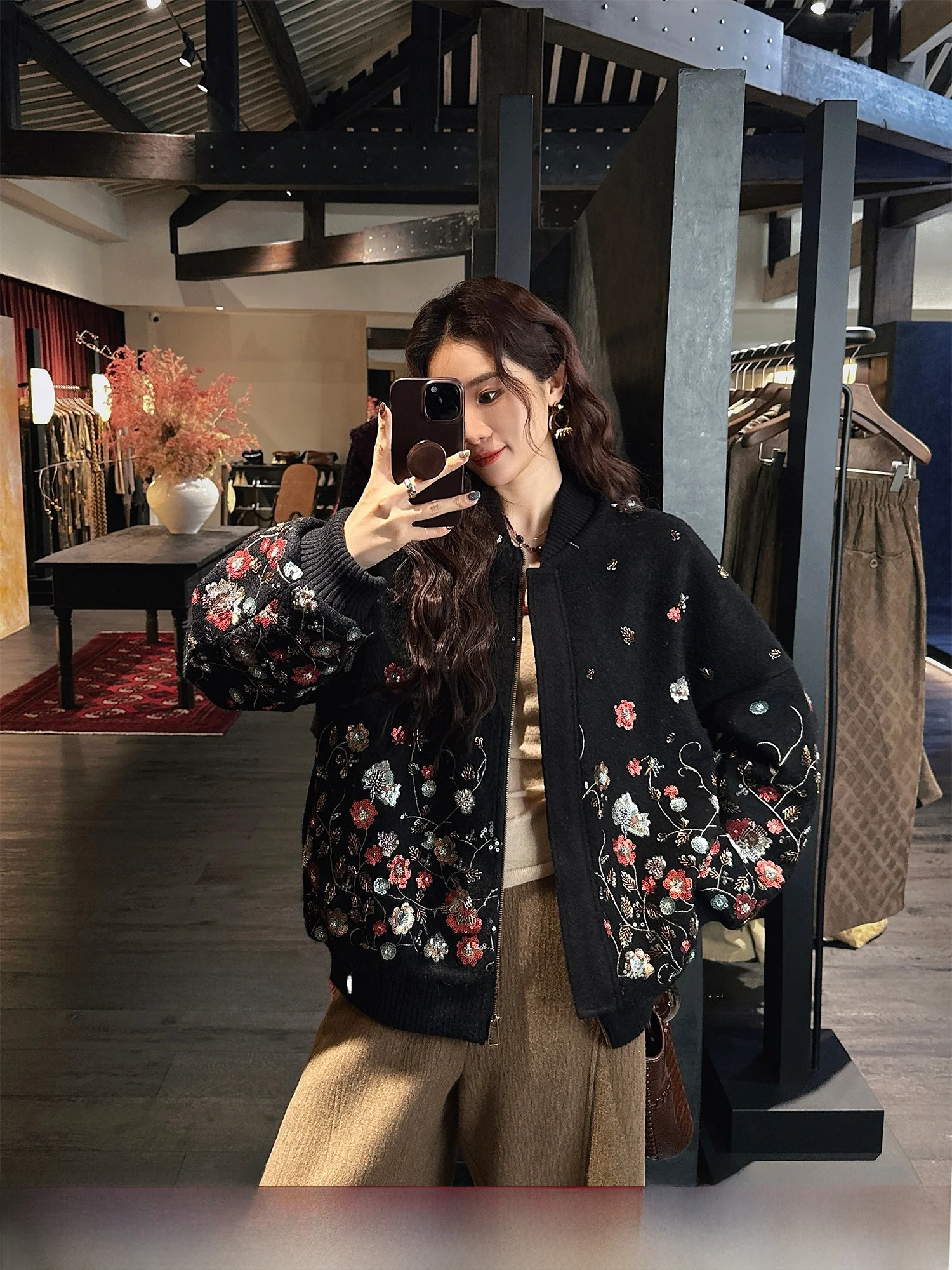 

Новая китайская вышитая шерстяная хлопковая бейсбольная куртка Sanji Bla Flower для женщин, зимняя модная верхняя одежда