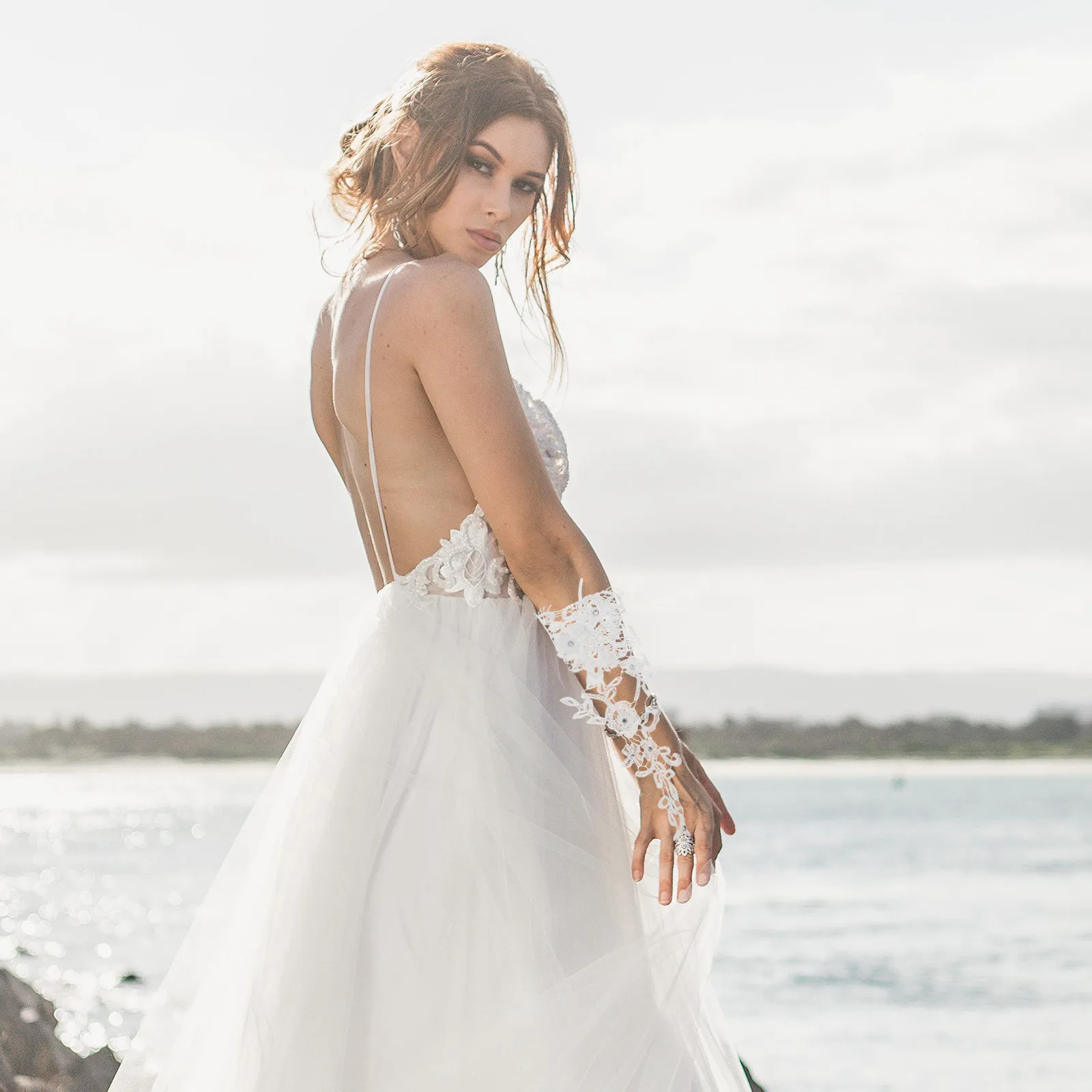 

2 шт. белых кружевных свадебных наперстков, аксессуар для платья невесты, элегантные свадебные перчатки-накладки на пальцы, аксессуар для свадебного платья