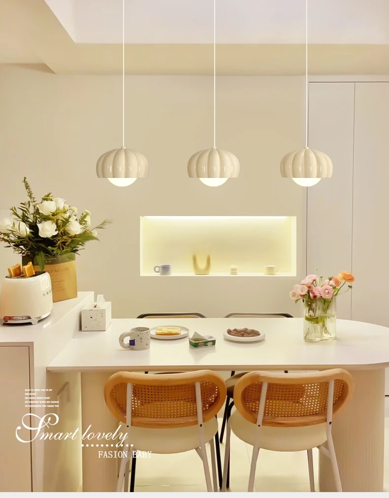 Cream style restaurant pendant lamp, modern and simple flower dining room lamp, warm and romantic home use