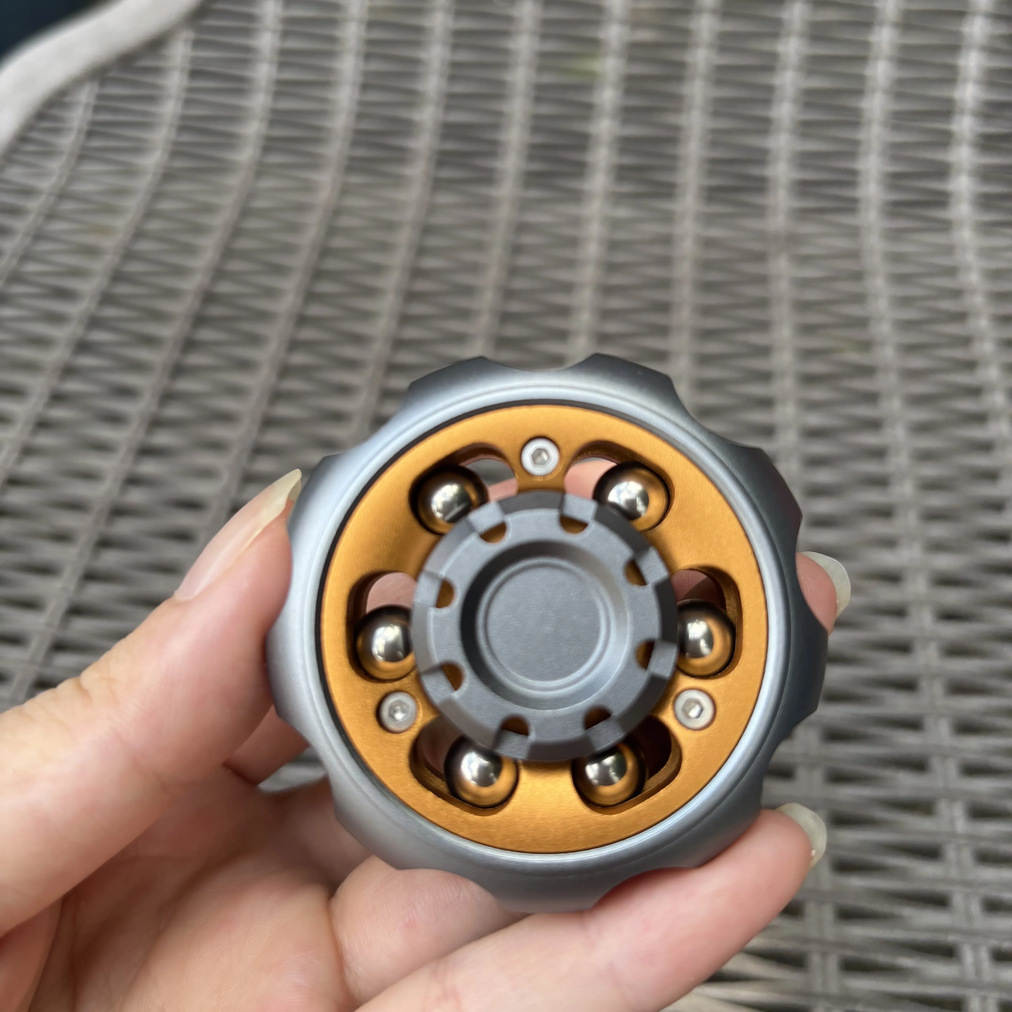 Fidget Spinner Aluminium Alloy Spinning Top Tip Stress Relief Toy Gyro EDC Beetle Finger Spinner Toy Gifts