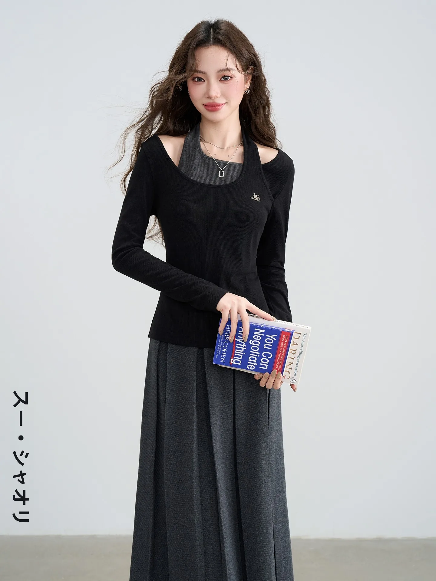 

Su Xiaolei 2026 Early Spring Korean Sle Bla Knitted Long Sve Top And Skirt Set Women's Faion Ne Hanging Outfit