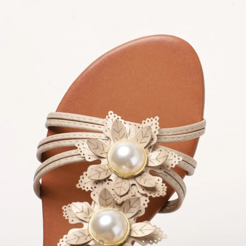 2024 New Summer Women 1.5cm Platform 2cm Low Heels Sandals Female Elegant Sweet Pearl Flower Flats Lady Fashion Bohemian Sandals