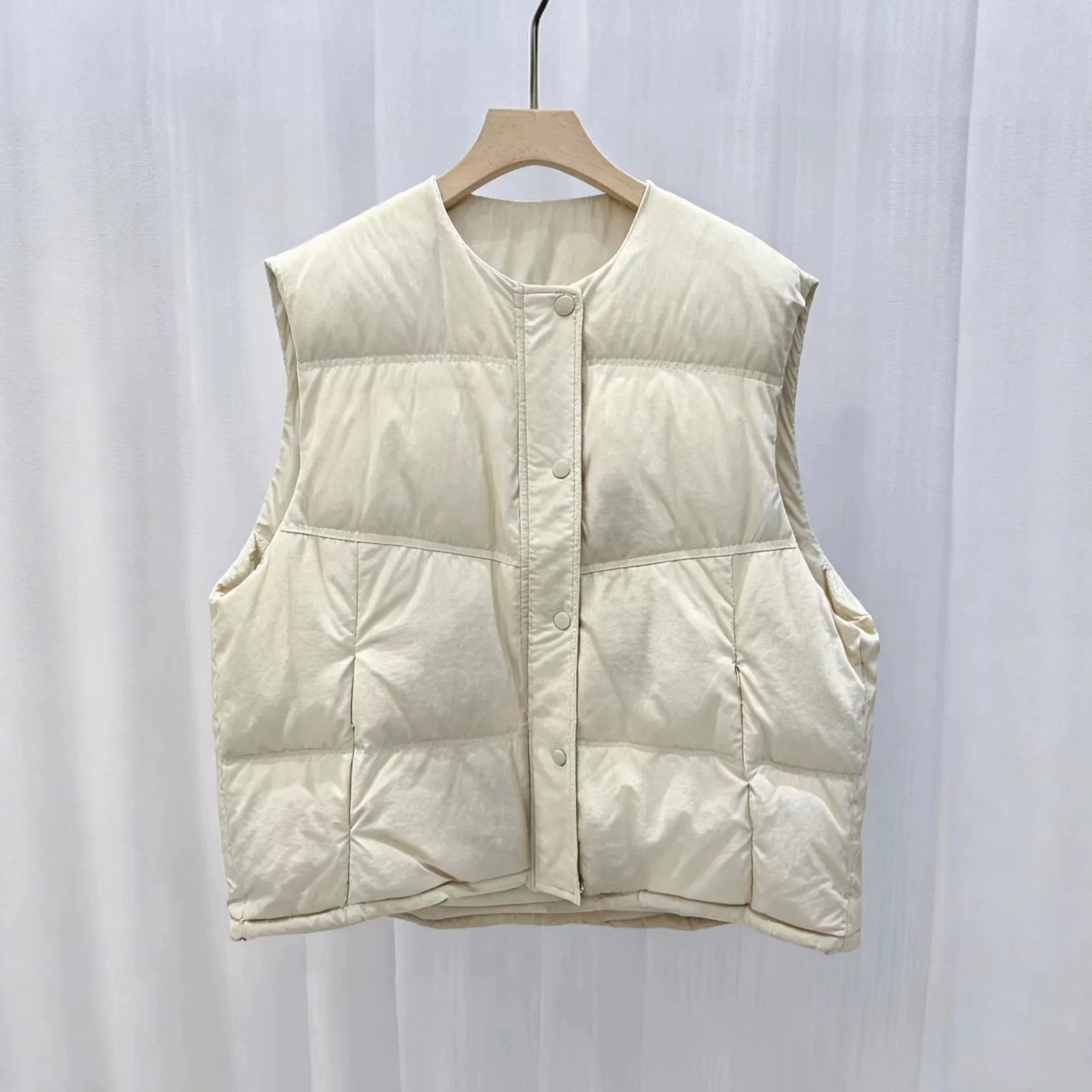 Loose Versatile Sleeveless Outerwear Lightweight Coat Winter and Autumn White Duck Down Vest Sleeveless Outerwear