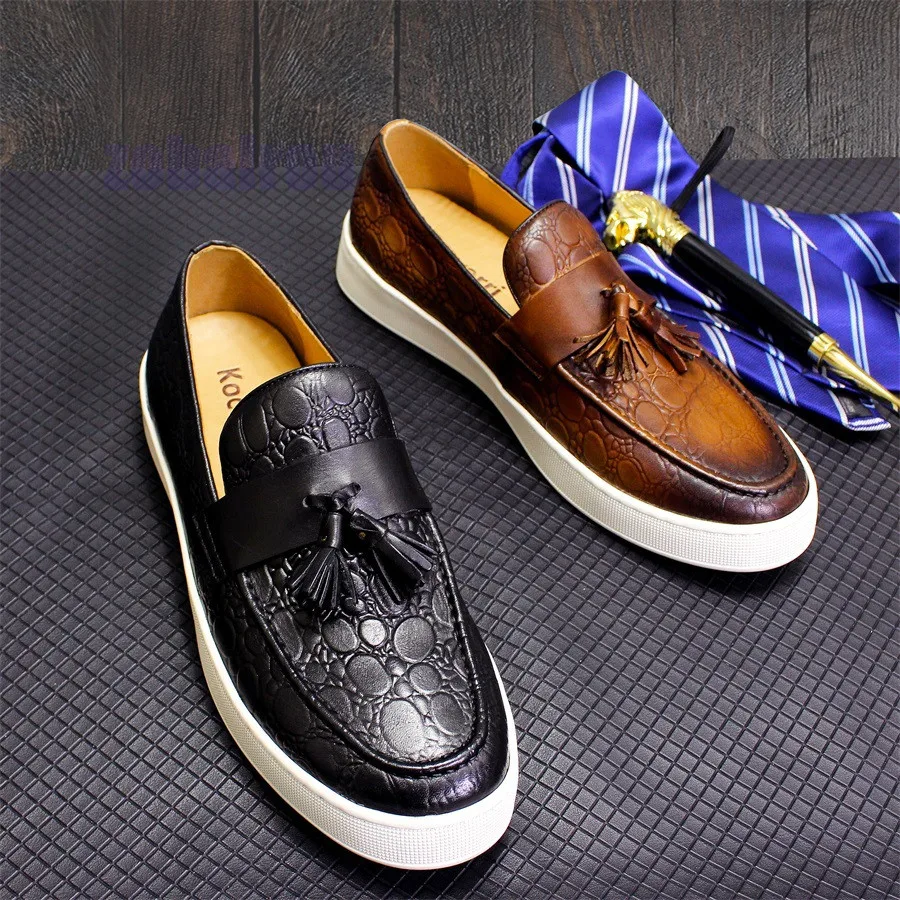 

Men's Flat Casual Leather Shoes Genuine Leather Handmade Round Toe Retro Relief Printing Low Cylinder Overshoes Large Size 38-50