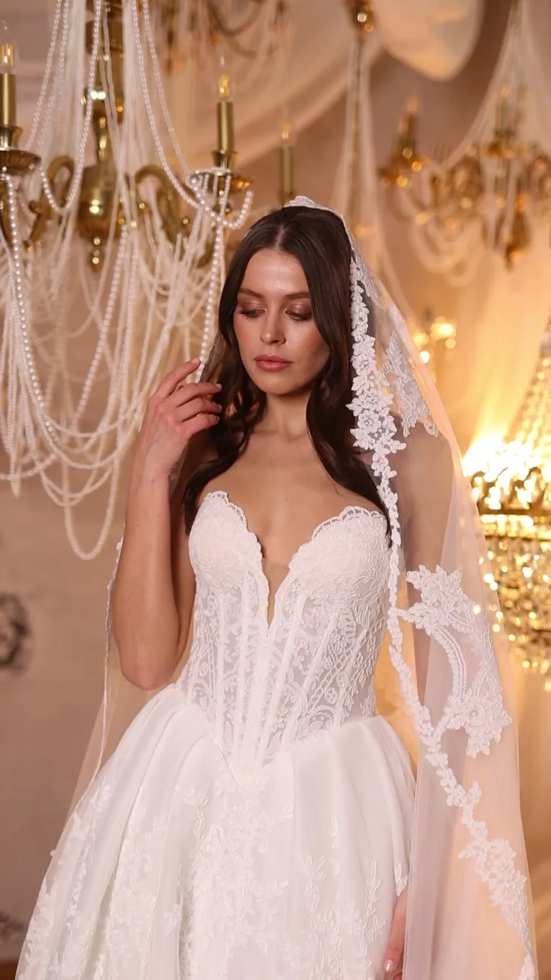 velo-de-novia-elegante-personalizado-de-una-sola-capa-con-borde-de-encaje-floral-ornamentado-velo-largo-de-novia-estilo-catedral-mantilla-de-tul-de-lujo-para-novia