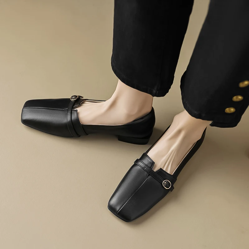 Lente Nieuwe Vierkante Neus Dames Loafers Schoenen Metalen Gesp Versierde Lage Hakken Schoenen Dames Lederen Ondiepe Woon-Werkverkeer Dagelijkse Schoenen