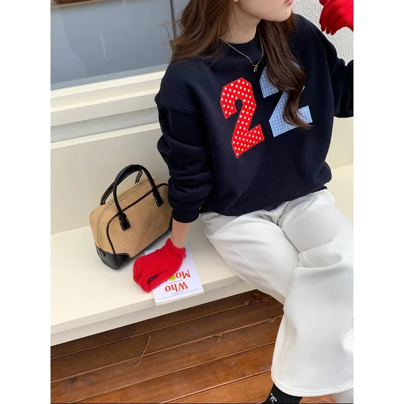 

2025 New Digital Patch Embroidery Crew Neck Fleece Sweater