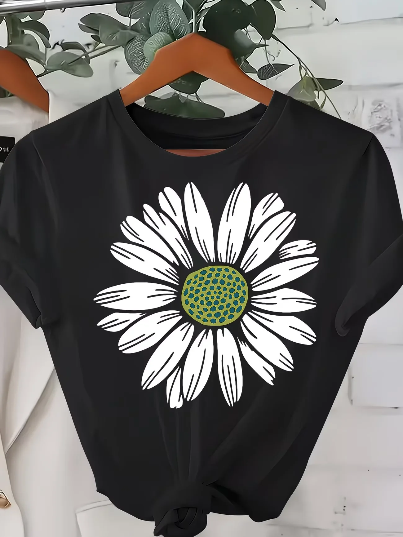Women's Crew Neck T-Shirt Bold White Daisy Graphic Tee Green-Yellow Center Print Top Comfortable Loose Short-Sleeve Shirt