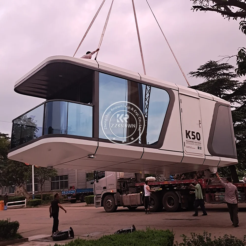 Prefabricated High Quality Capsule House Moveable Office Pod Luxury Mobile Tiny Round Space Capsule Mobile House Bed Hotel Cabin