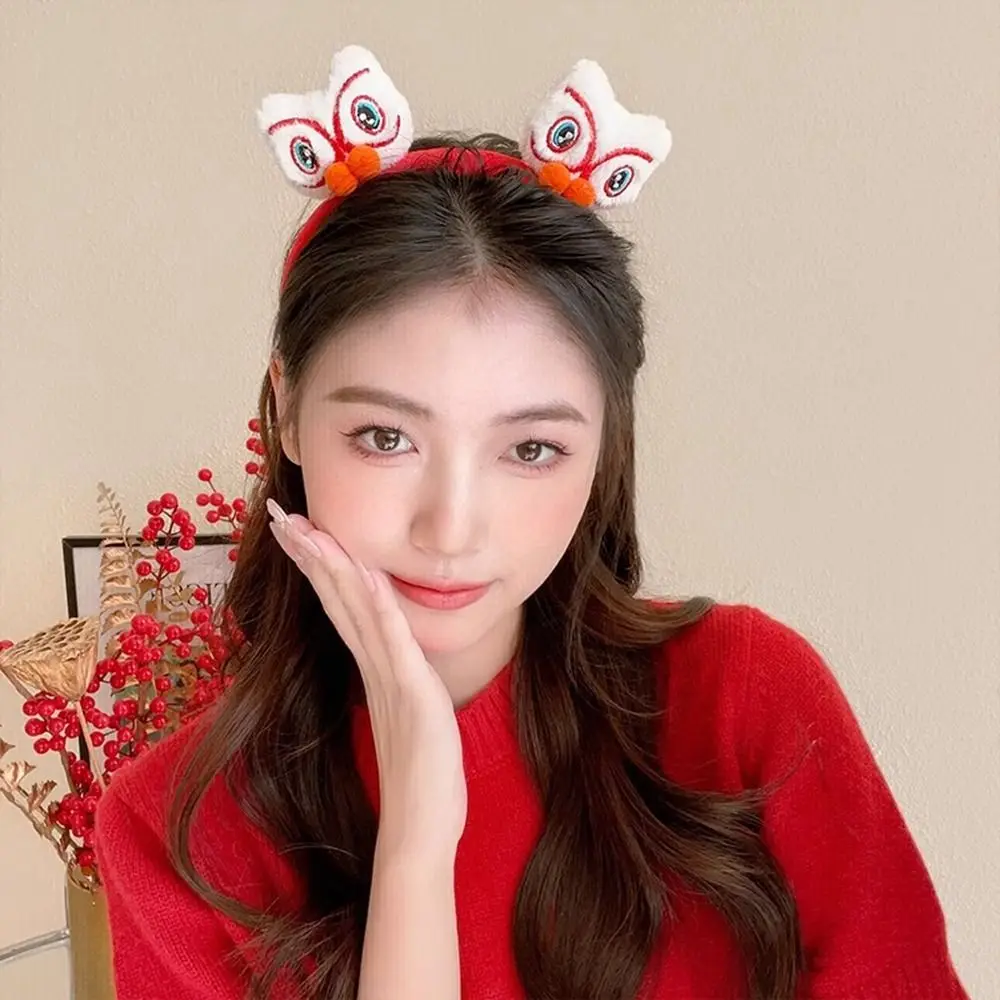 

Red Hairband 2024 Happy New Year Headband Cartoon Lion Dance Dragon Doll Headband Embroidery Hair Hoop Chinese Style