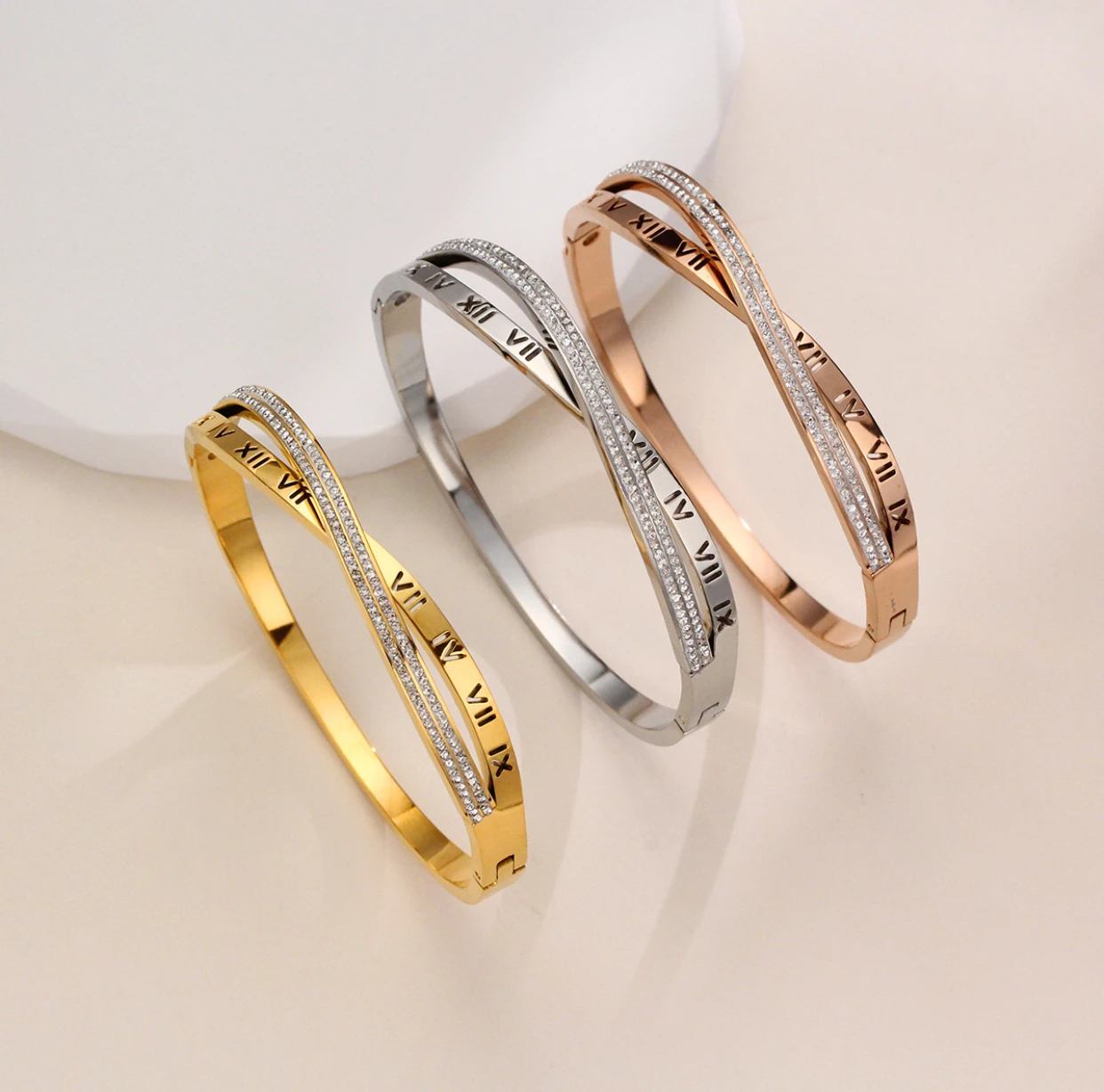 Luxury design sense bracelet couple high-end feeling men's and women's jewelry accessories titanium steel bracelet