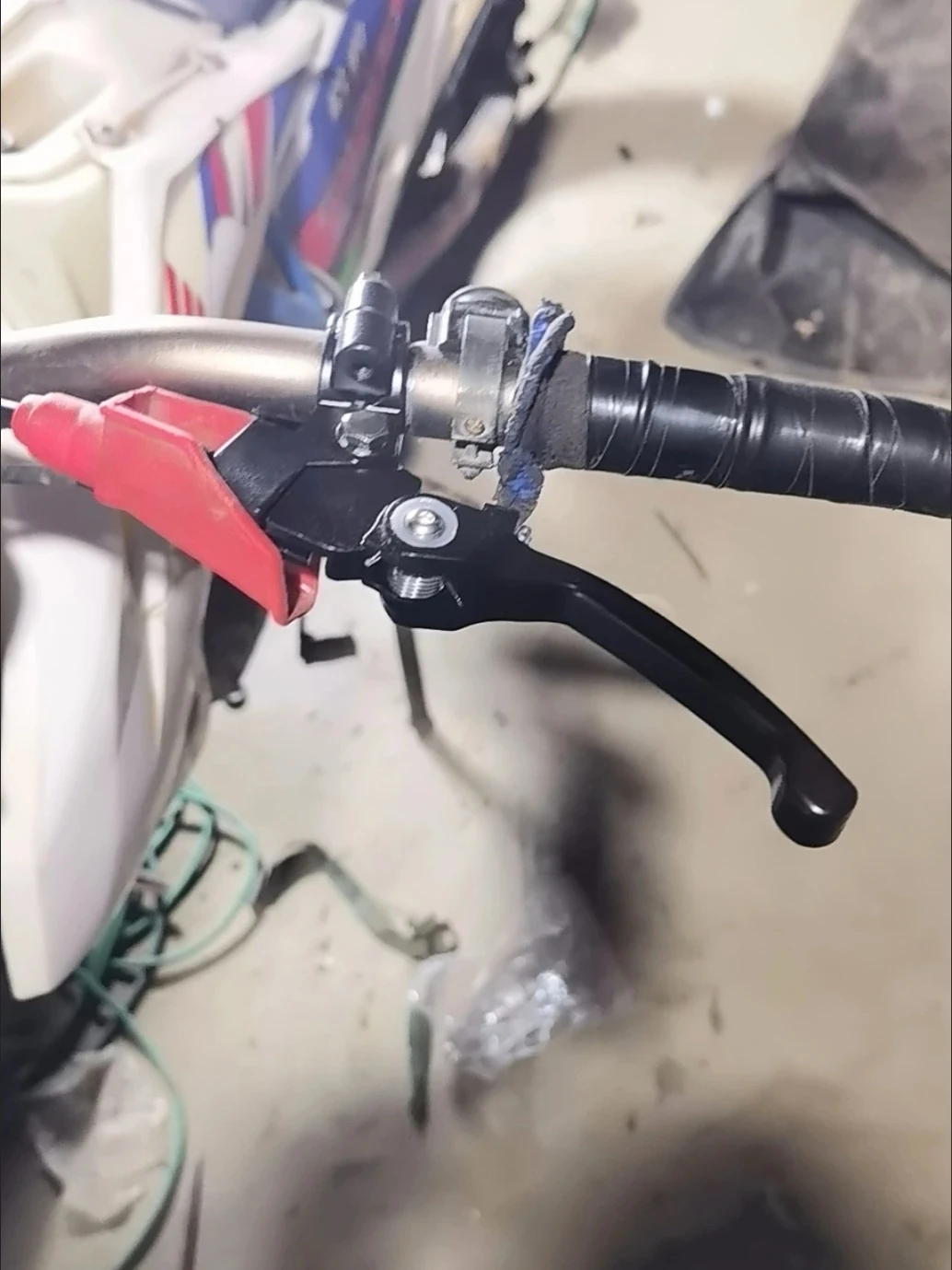 AliExpress NONE 1 Pair Folding Aluminum Clutch Brake Lever For 22mm 7/8" Handlebar 50cc 110cc 125cc 200cc TTR SSR Apollo 125 Pit Dirt Bike
