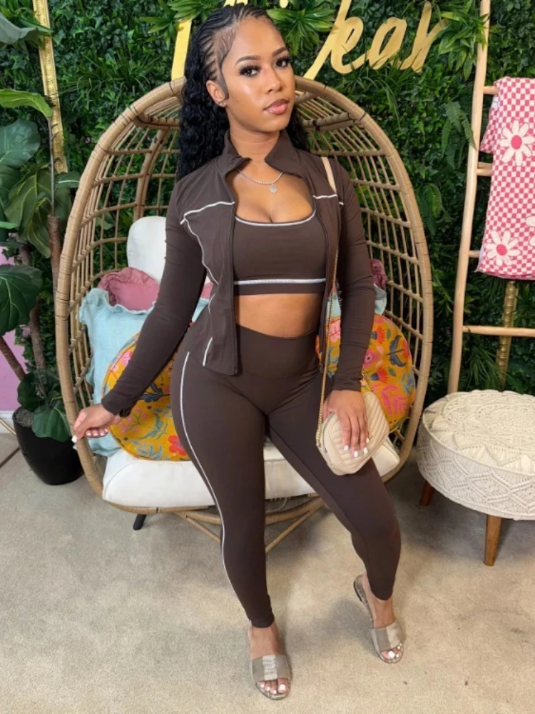 

EOENKKY повседневный комплект из 3 предметов, женский спортивный костюм, эластичный жилет + куртка на молнии + леггинсы, одинаковые уличные спортивные костюмы для фитнеса и фитнеса, уличное корректирующее белье