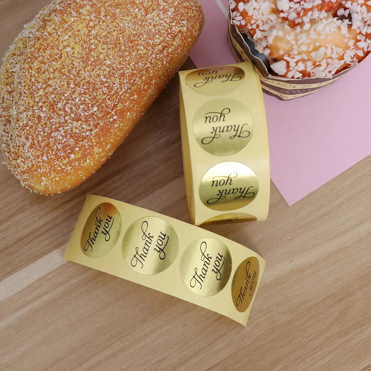 

1 Roll Round Label Adhesive Golden Handwriting Thank You Letters Cookie Bag Stickers Decorative Packaging Seals Treat Bag Labels