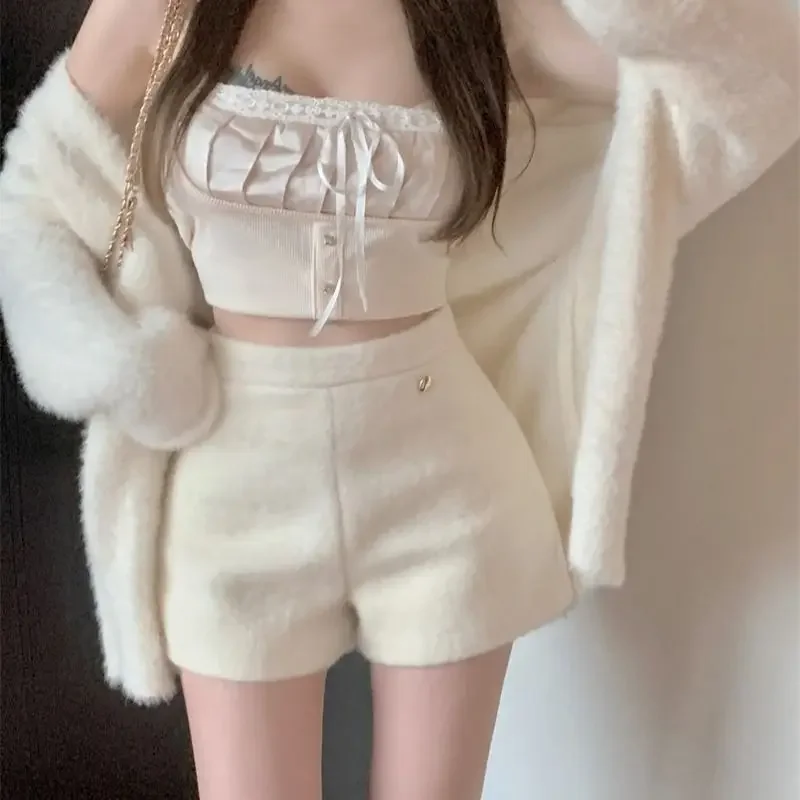 Korea Chic White Fur Causal Shorts Womens New Bottoms Elegant High Waist Slim Pants Y2k Mujer Soft Retro Mini Pants 2025 Spring