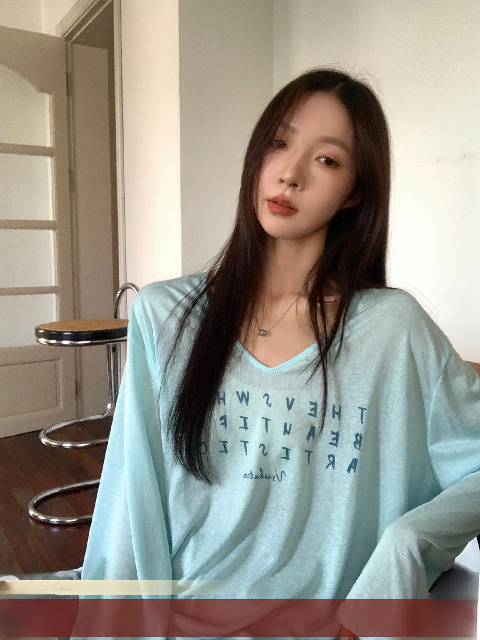 

Women's Summer Lightweight Cool Feeling Long Sleeve T-Shirt Large V-Neck UV Protection Air Conditioning Shirt Casual Loose Fit