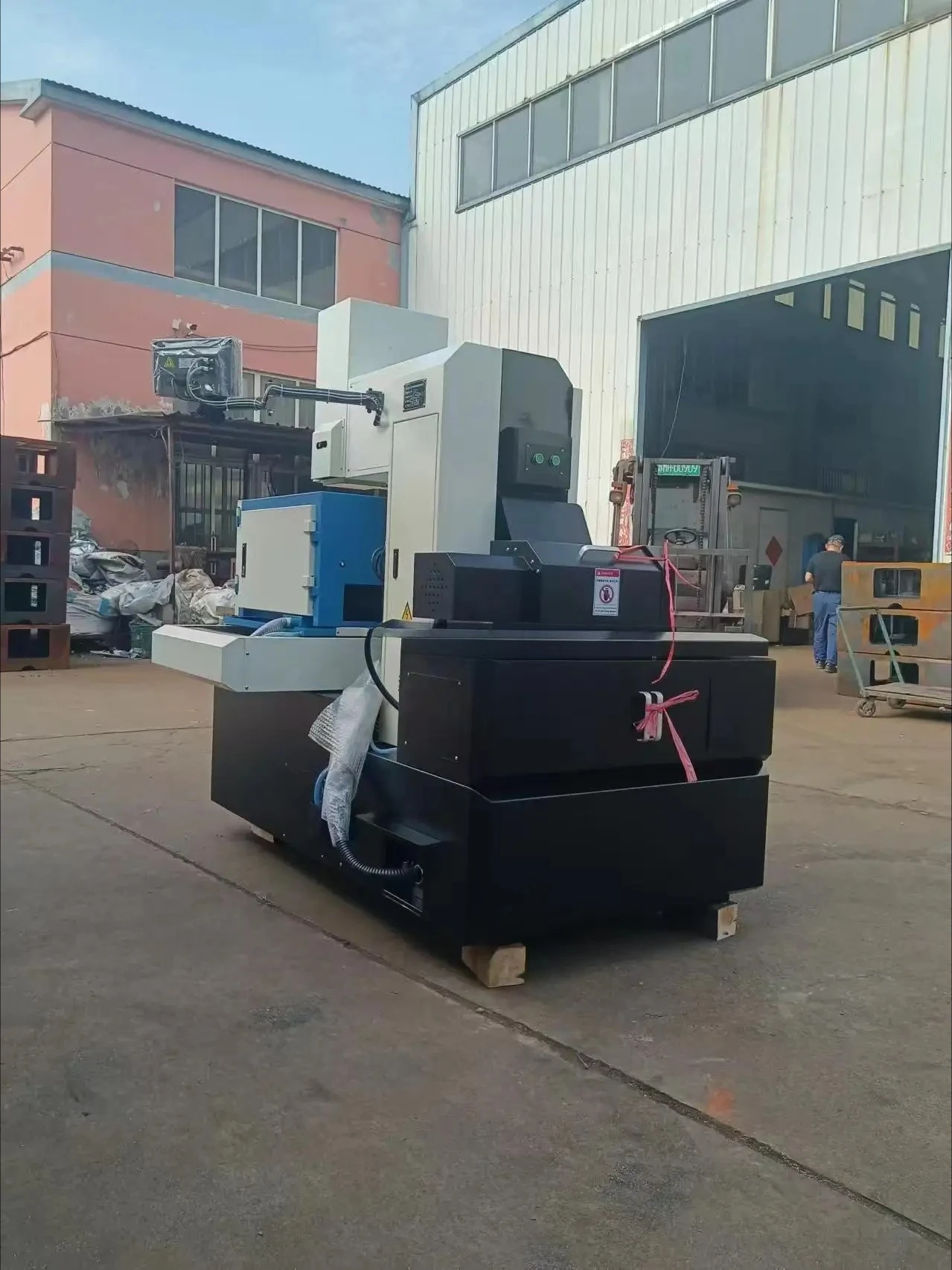 High Accuracy Wire Cut EDM  Machine