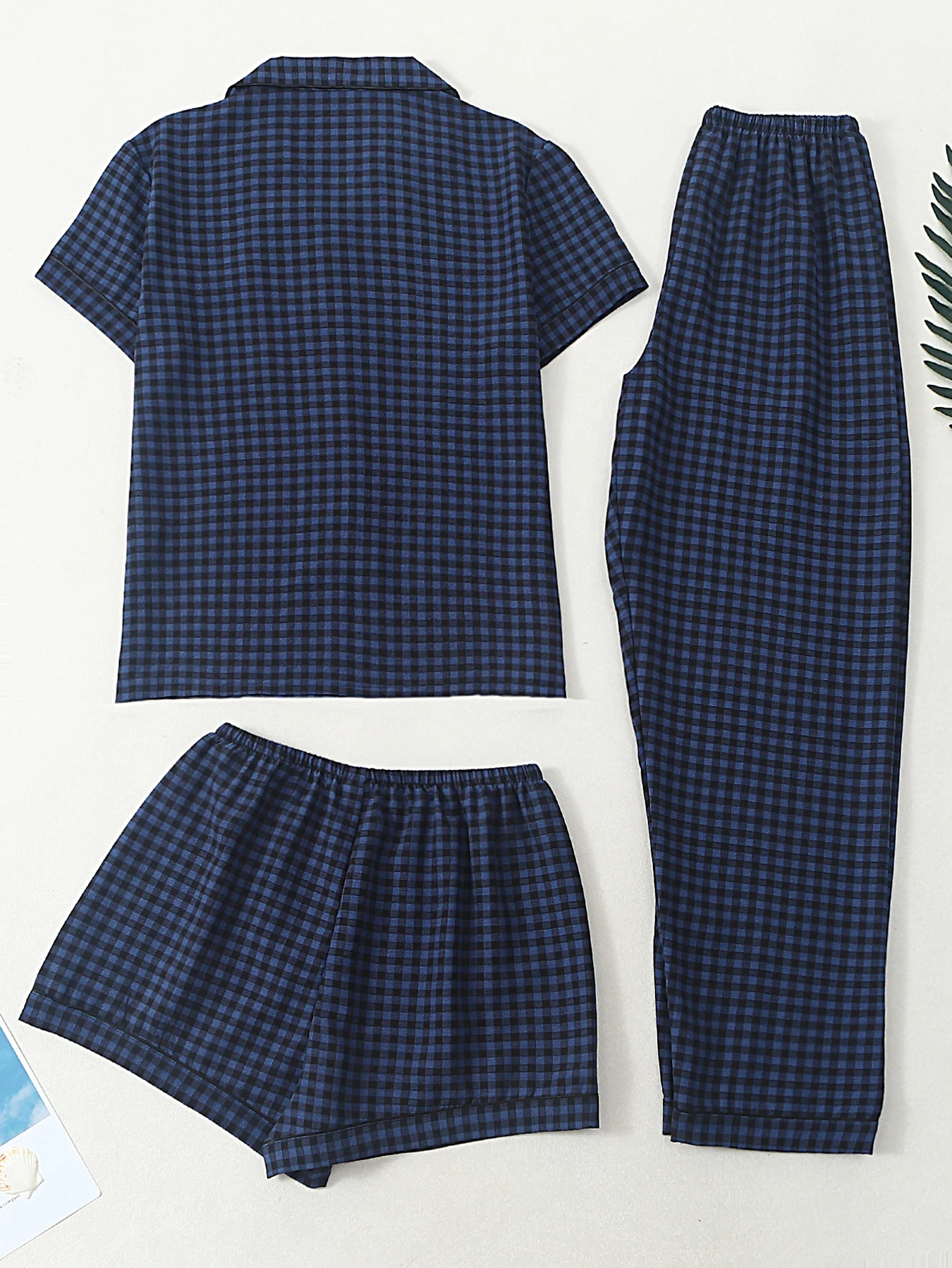 Damen Pyjama Set mit Reverskragen, Kurzarm-Oberteil, Shorts und Hose, 3-teilig, Frühling Sommer Herbst, Minimalistischer Gingham-Druck, Homewear – Detail 2