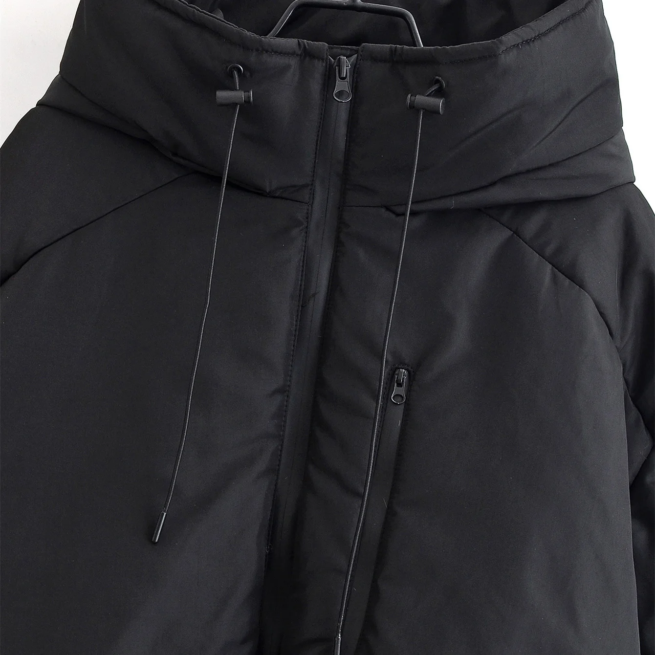 2025 شتاء جديد المرأة موضة عادية بسيطة متعددة الاستخدامات فضفاضة الحضرية وظيفية نمط مقنعين سترة قطن بأكمام طويلة