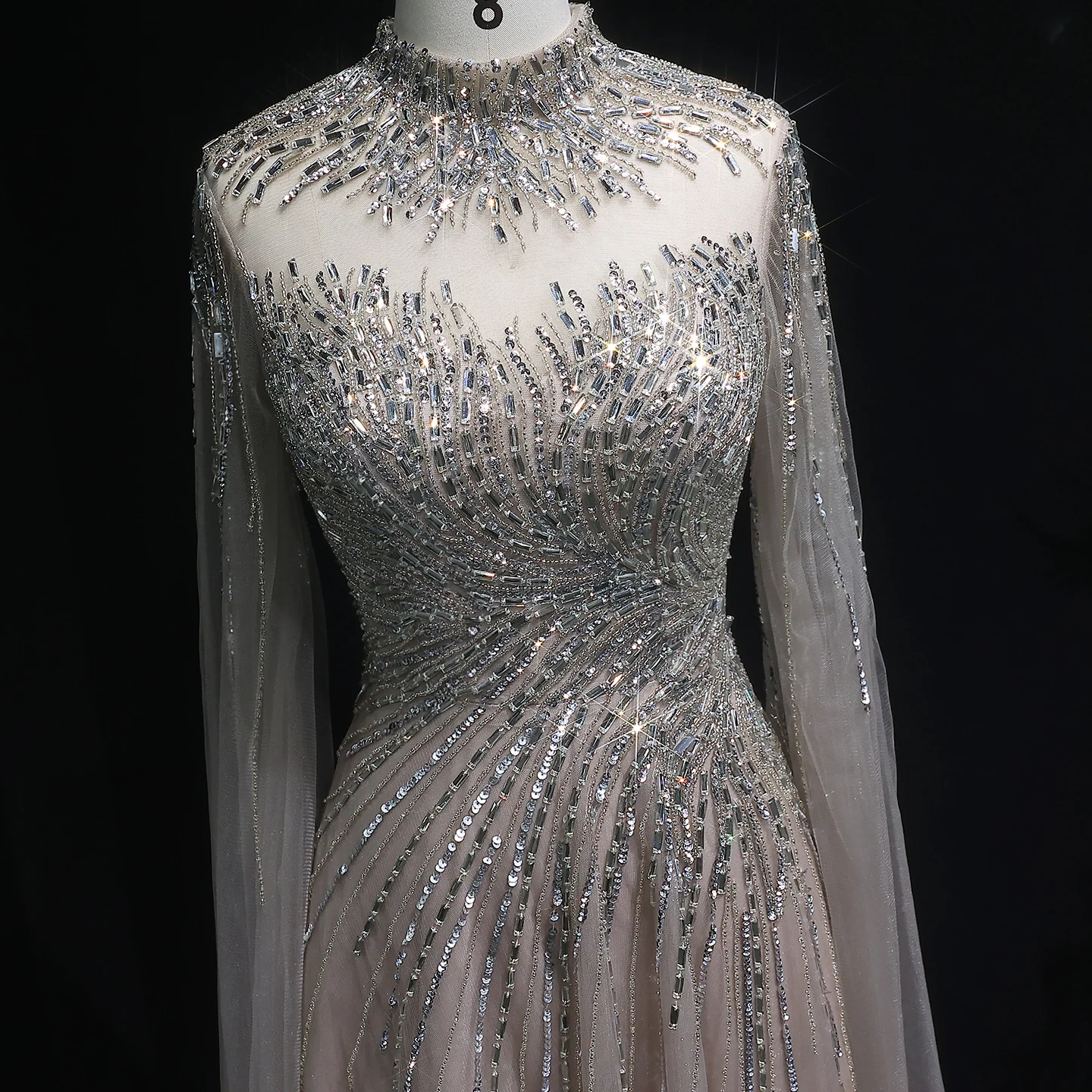 Sharon Said Elegantes Luxuriöses Perlenbesetztes Abendkleid mit Hohem Kragen, Cape-Ärmeln, Tüll-Ballkleid, Partykleid für Damen SS134 Maßanfertigung – Detail 15