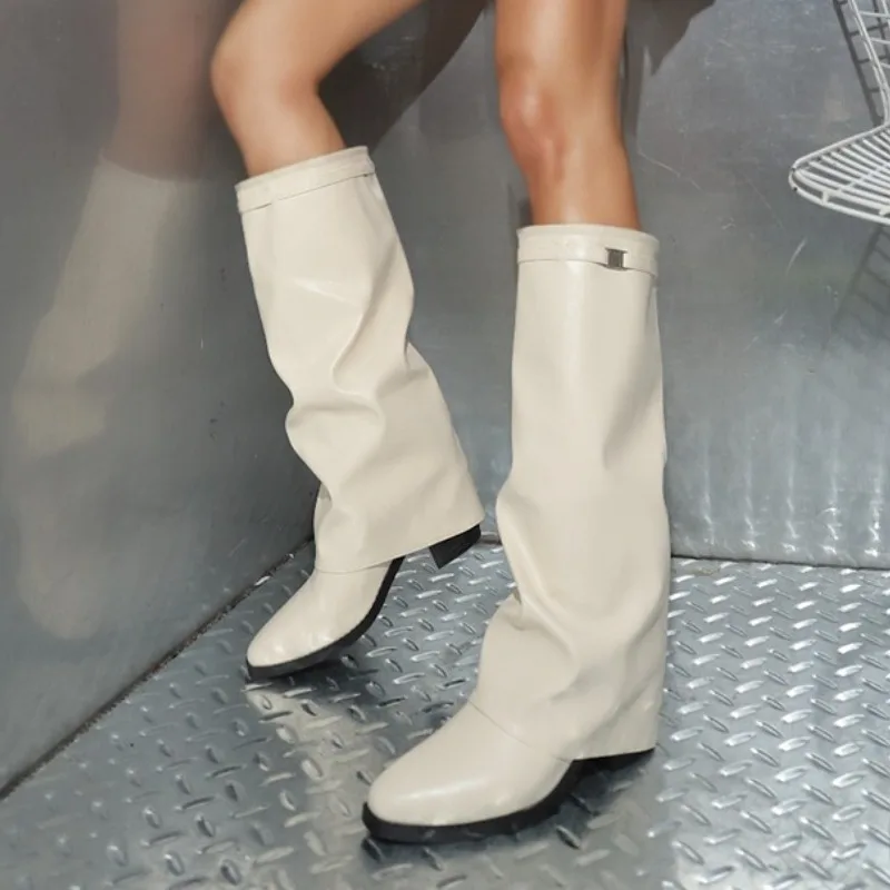 أحذية أنيقة ذات لون سادة بسيط وتصميم أكمام رأس مستديرة مناسبة للارتداء اليومي غير الرسمي والأحذية في مكان العمل.