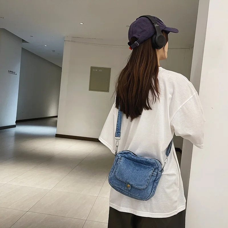

2025 New Denim Shoulder Bag Women Summer Fashion Crossbody Purse Boho Casual College Student Book Bag Retro Messenger