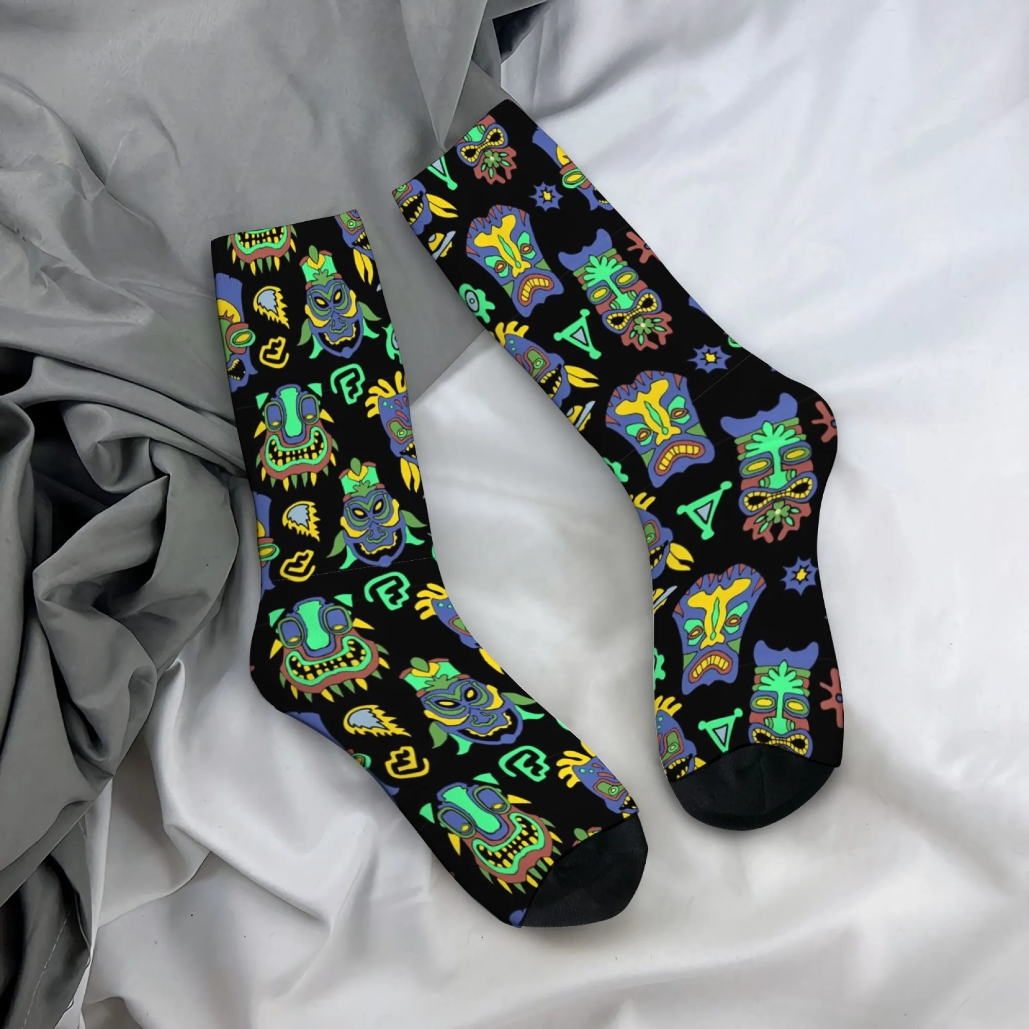Novel graffiti-style bizarre totem print men's socks, comfortable, breathable, non-slip, perfect for parties and holidays.