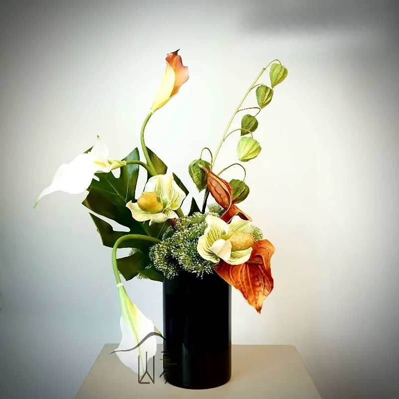 Modern light luxury advanced simulation flower art, hotel table decoration ornament