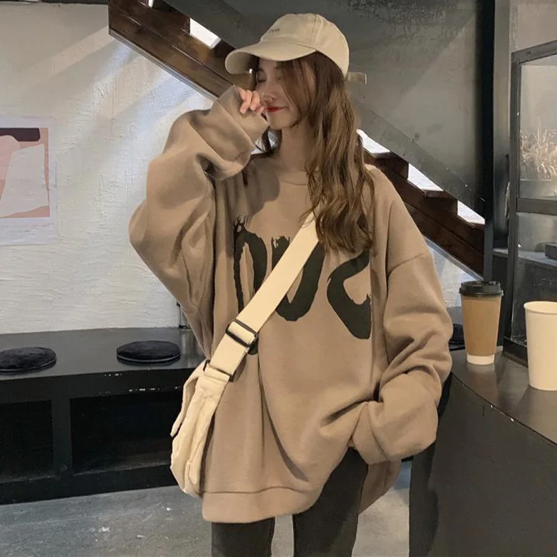 

New autumn and winter Korean round neck loose hoodie for women, versatile and slimming, coffee colored BF lazy style top