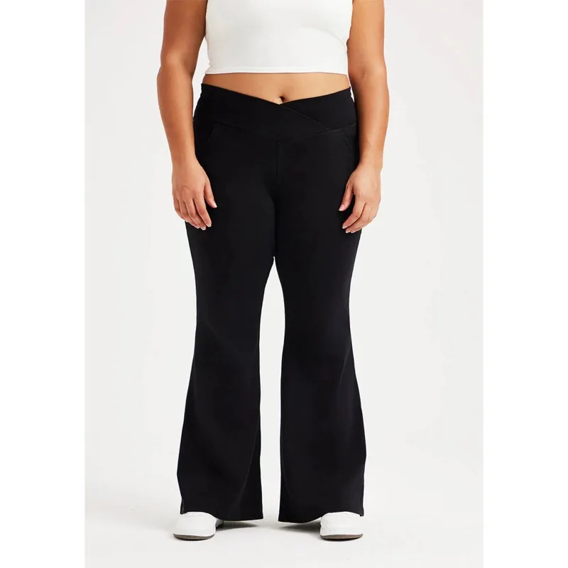 جينز نسائي مفتوح المنشعب كبير الحجم بجزء سفلي للنساء سروال جينز عالي الخصر قابل للتمدد مع جيوب عصرية