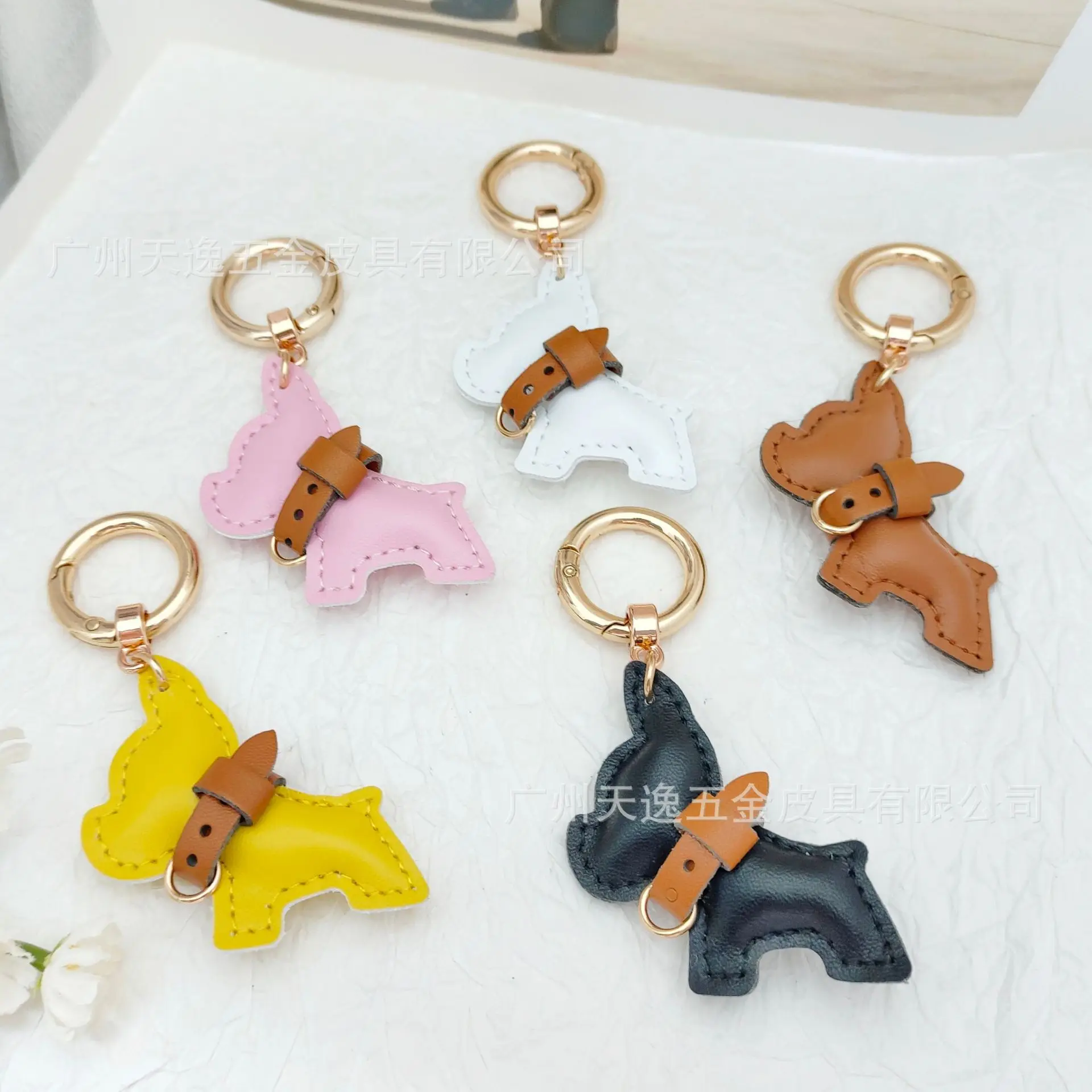 Cute Leather Dog Keychain Creative Car Keychain Pendant Dog Bag Hanging Decoration Versatile Personality Trendy Kwaii Pendants
