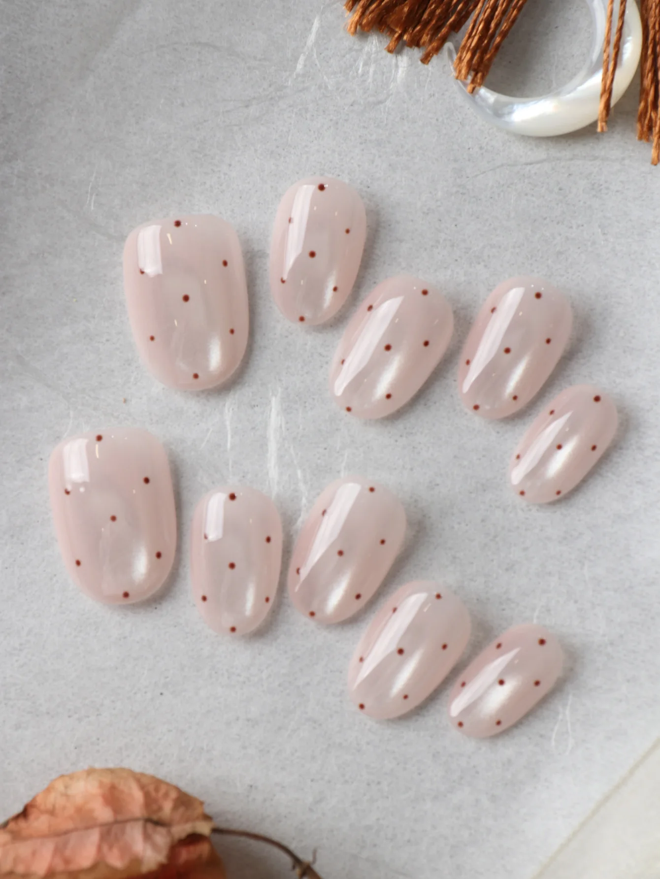 10 Stück Aufklebenägel Kurze Rosa Katzenauge Polka Dot Acryl Aufklebenägel Inklusive 1 Blatt Klebestreifen & 1 Stück Mini-Feile