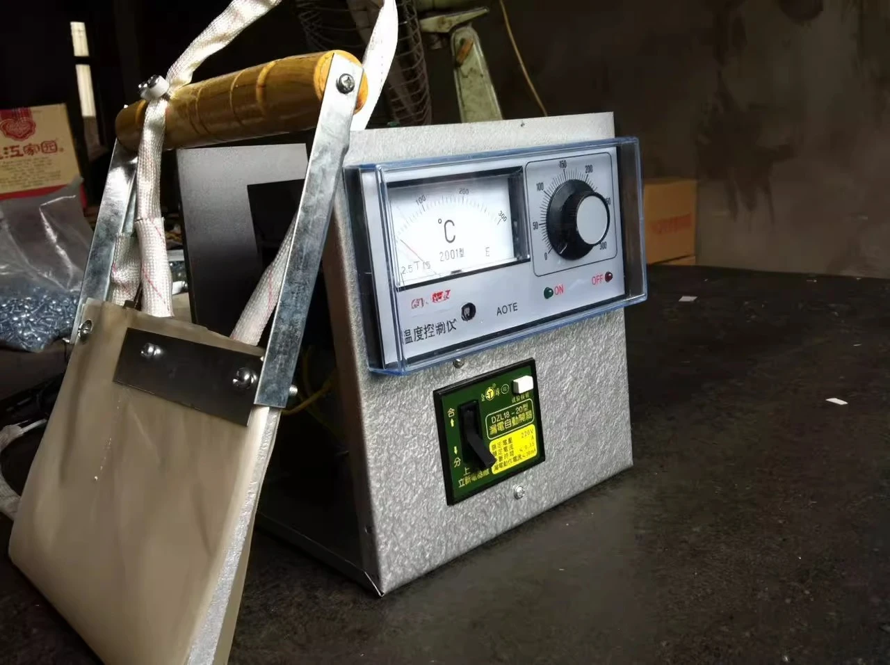 Small Plastic Steel Door and Window Manual Welding MachineFrame Screen Welding Machine Control Box (Welding Box) + Welding Plate