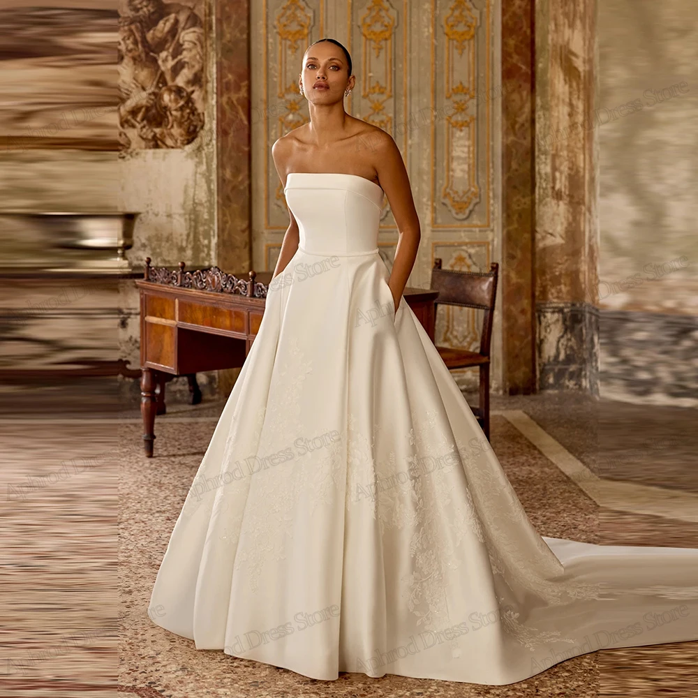 

Gorgeous Wedding Dresses A Line Bridal Gowns Glamorous Robes Lace Appliques Strapless Luxury Vestidos De Novia Customized 2025