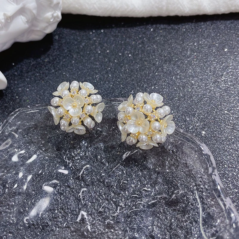 Korean Romantic Hydrangea Pearl Zircon Clip on Earrings for Woman Non Pierced Fashion Ear Clips Party Girl's Lady Jewelry Gift - Image 2
