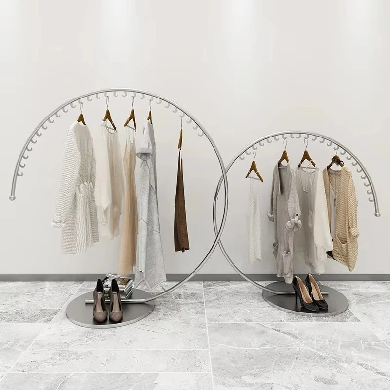 

Round Display for Children Clothing Store C-Shape Clothing Rack with Coat Hook Freestanding Metal Display Rack