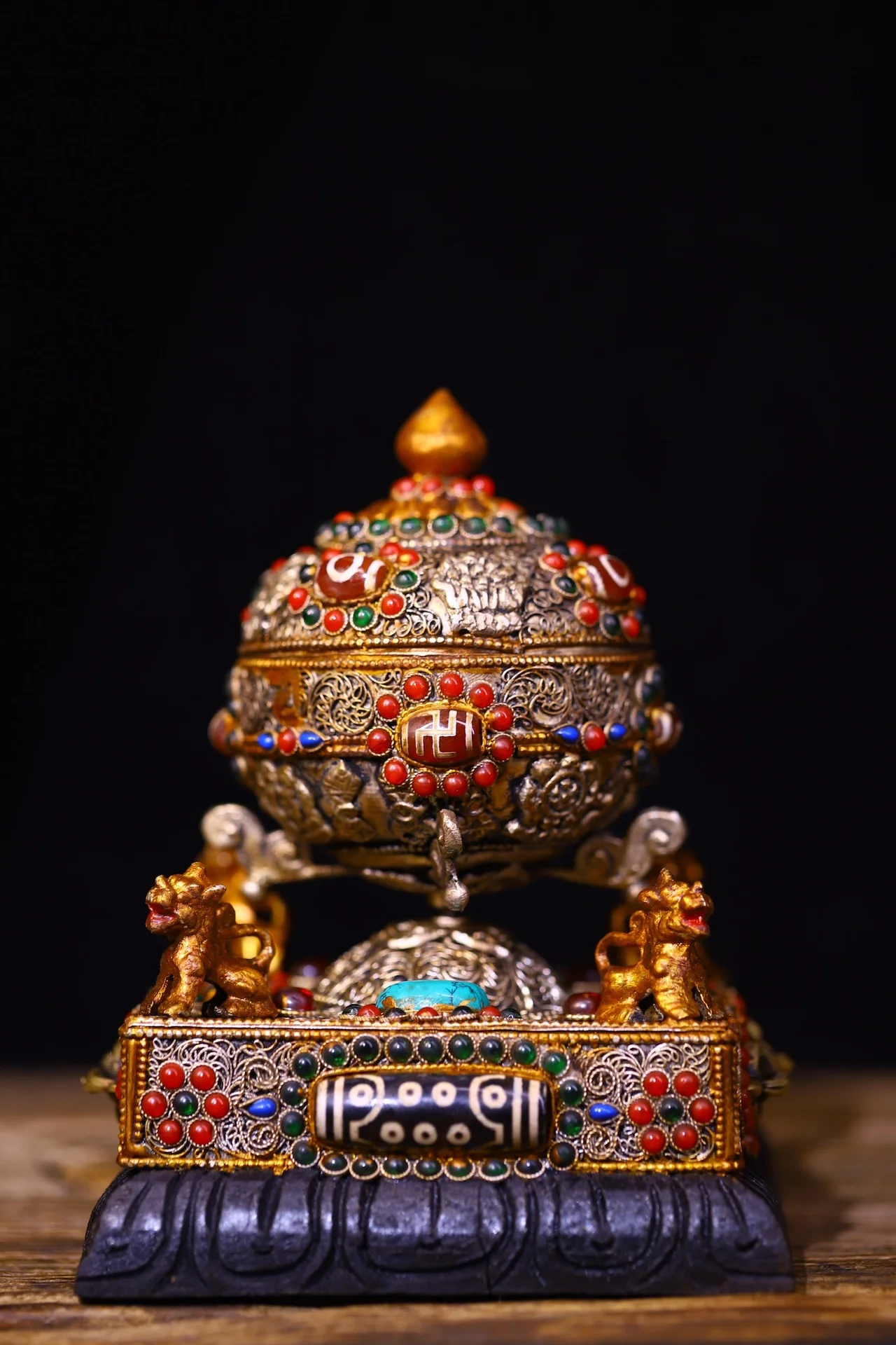 

6"Tibetan Temple Collection Old Tibetan silver Mosaic Gem gZi Beads Four Lion Prayer Wheel Chanting Old Scriptures Town House