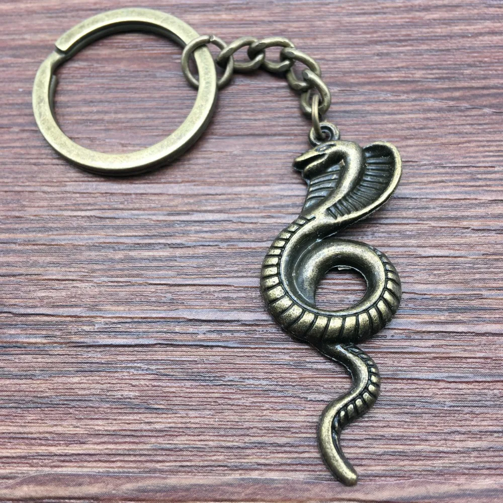 Retro Snake Reptile Keychain DIY Men Jewelry Car Keychain Ring Keyholder Handmade Bag Gift For Boyfriend