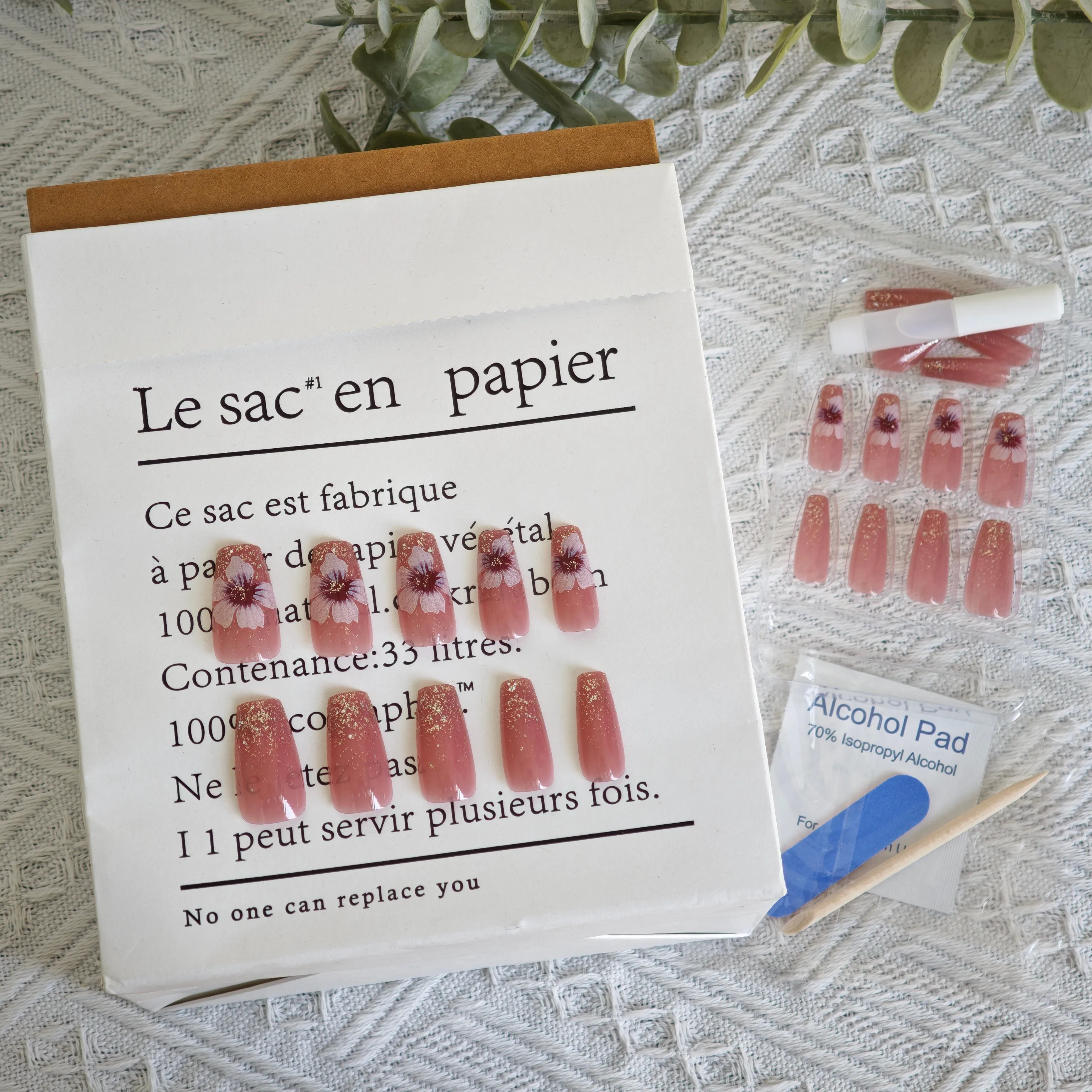 24枚入り グリッター椿ネイル ヴィンテージフローラル つけ爪 ミディアムロング ユーロスクエア＆ミックスサイズ