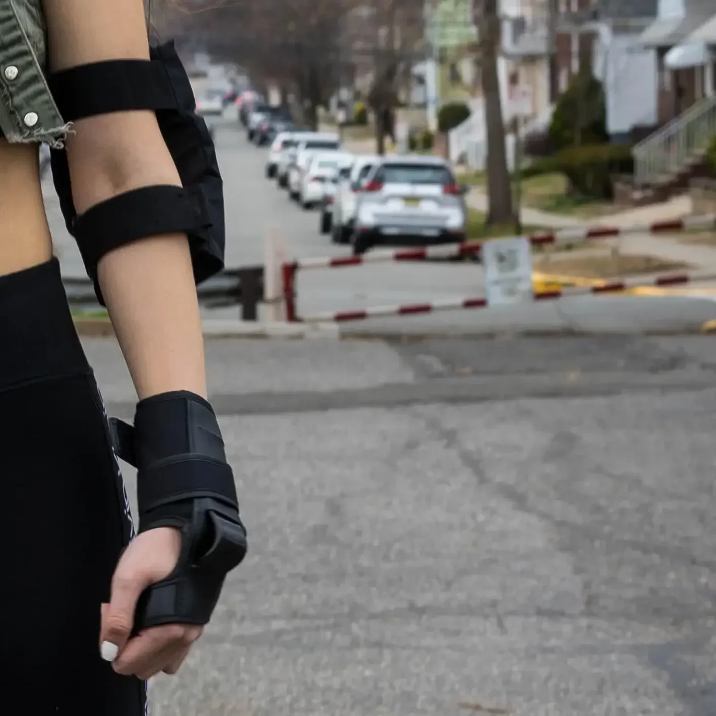 Черный комплект защитного снаряжения из 6 предметов с защитой от локтей/колен/на запястья, для безопасности езды на скутере, скейтборде и велосипеда