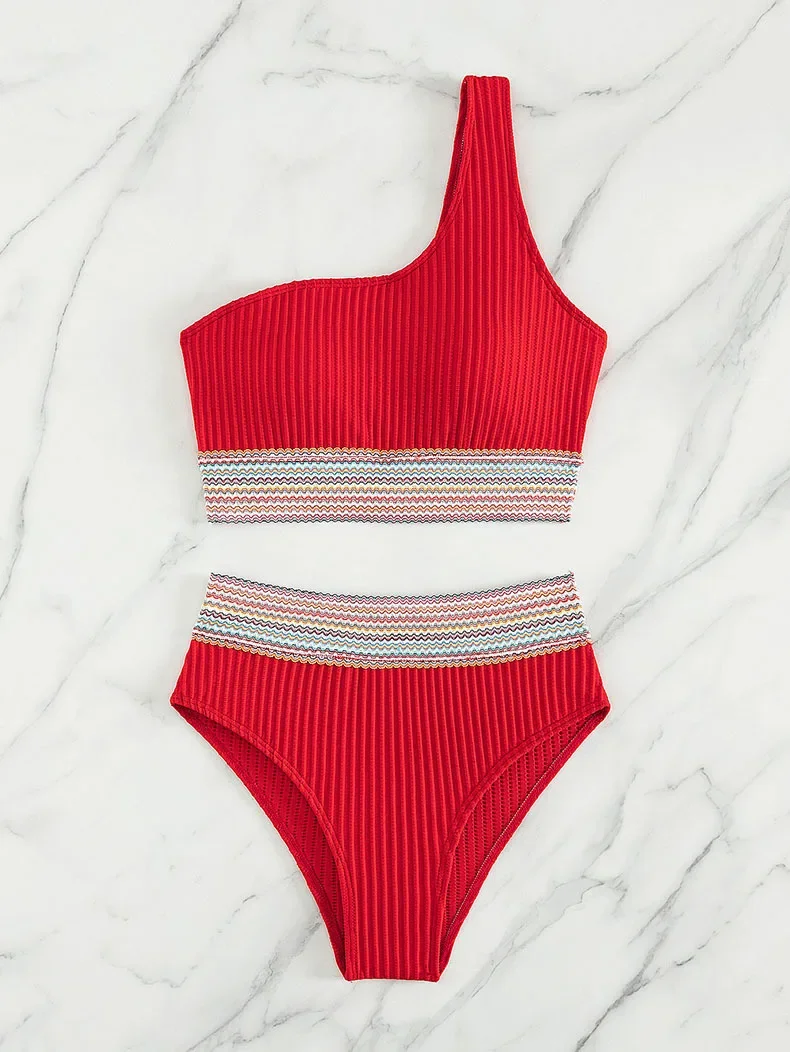 Vintage Red หนึ่งไหล่ชุดบิกินี่ผู้หญิงเซ็กซี่ถัก Patchwork ชุดว่ายน้ําสองชิ้น 2025 ชุดว่ายน้ําชายหาดชุดว่ายน้ําเอวสูง