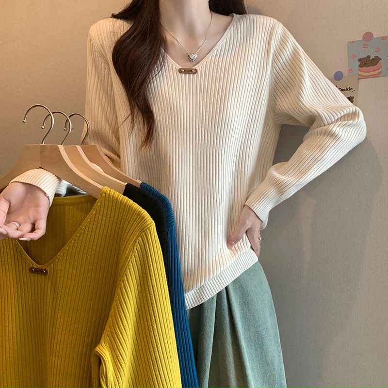 Solid Color V-neck Plus Size Korean Version Women's Clothing 2024 Autumn New Knitwear Top, Fat Mm Slimming Loose Base Shirt