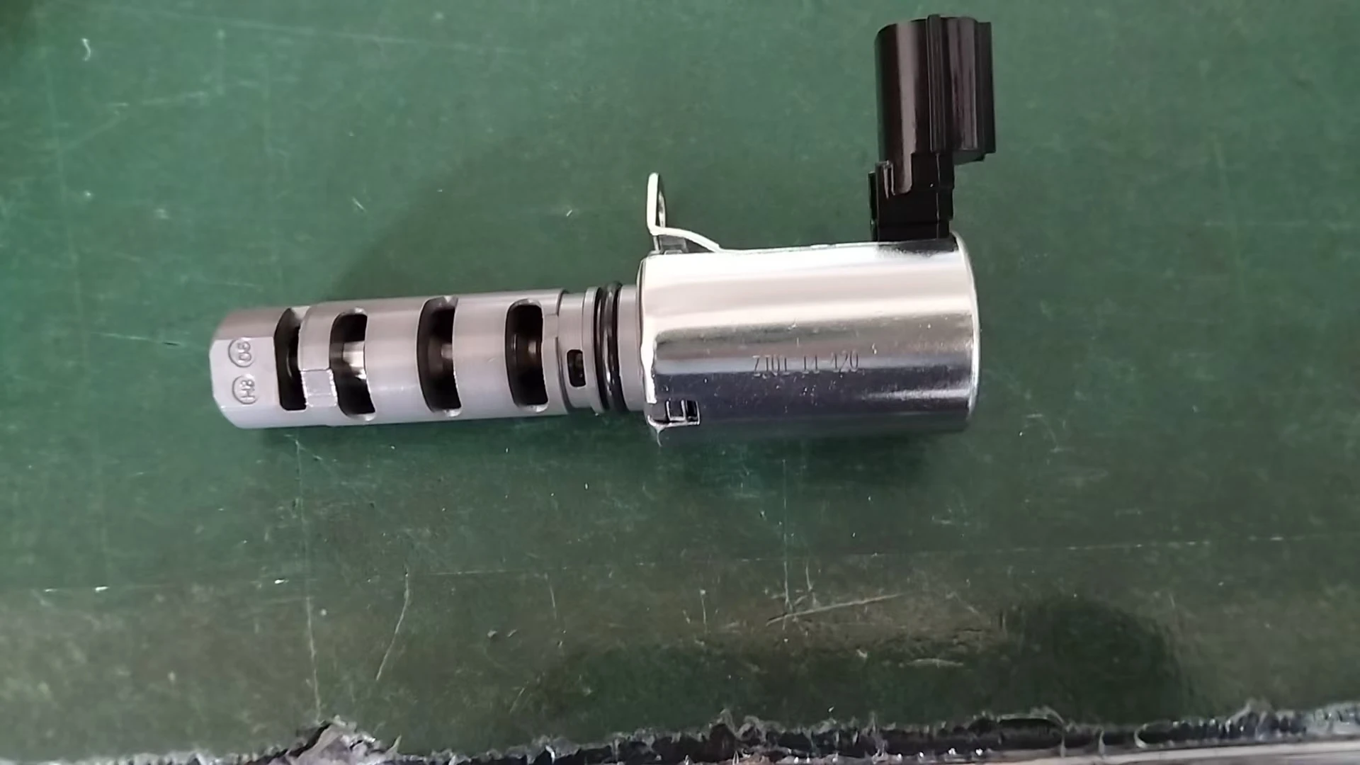 Переменный клапан управления маслом для zj mazda demio 1.3, электромагнитный клапан синхронизации VVT ZJ01-14-420 Переменный клапан управления маслом для zj mazda demio 1.3, электромагнитный клапан синхронизации VVT ZJ01-14-420