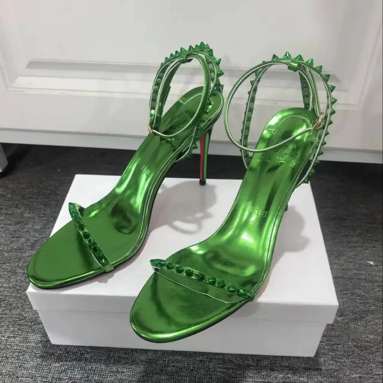 

Green Rivets Patent Leather Women’s Sandals Peep Toe Buckle Strap Red Sole Single Shoes Female Stiletto High Heels Summer Dress