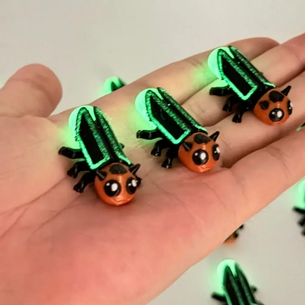 Fashion Glow In The Dark Firefly Figurine Detailed Legs Translucent Abdomen Firefly Ornament 3D Printed Figurine Home Decoration