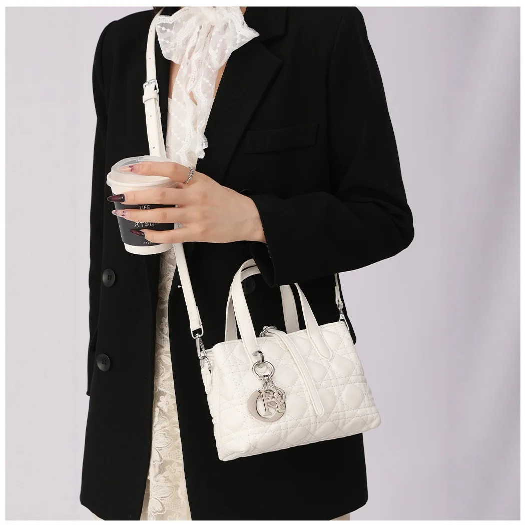 

Роскошная женская сумка через плечо 2025 года, квадратный кошелек в винтажном стиле с регулируемым ремешком, многофункциональная повседневная сумка для работы ​