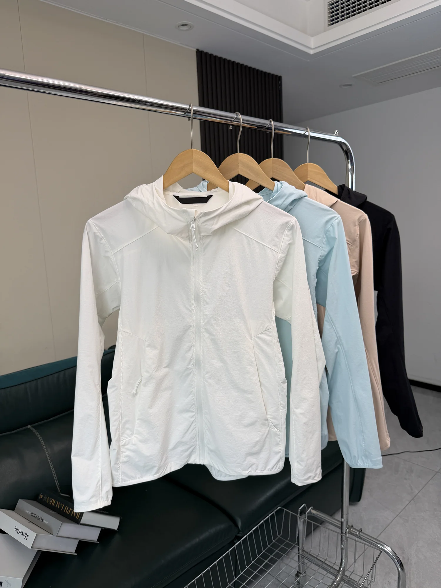 

Lightweight Breathable UV Protection Hooded Jacket Loose Fit Men's Women's Spring Summer Anti-Uv Clothing Outerwear
