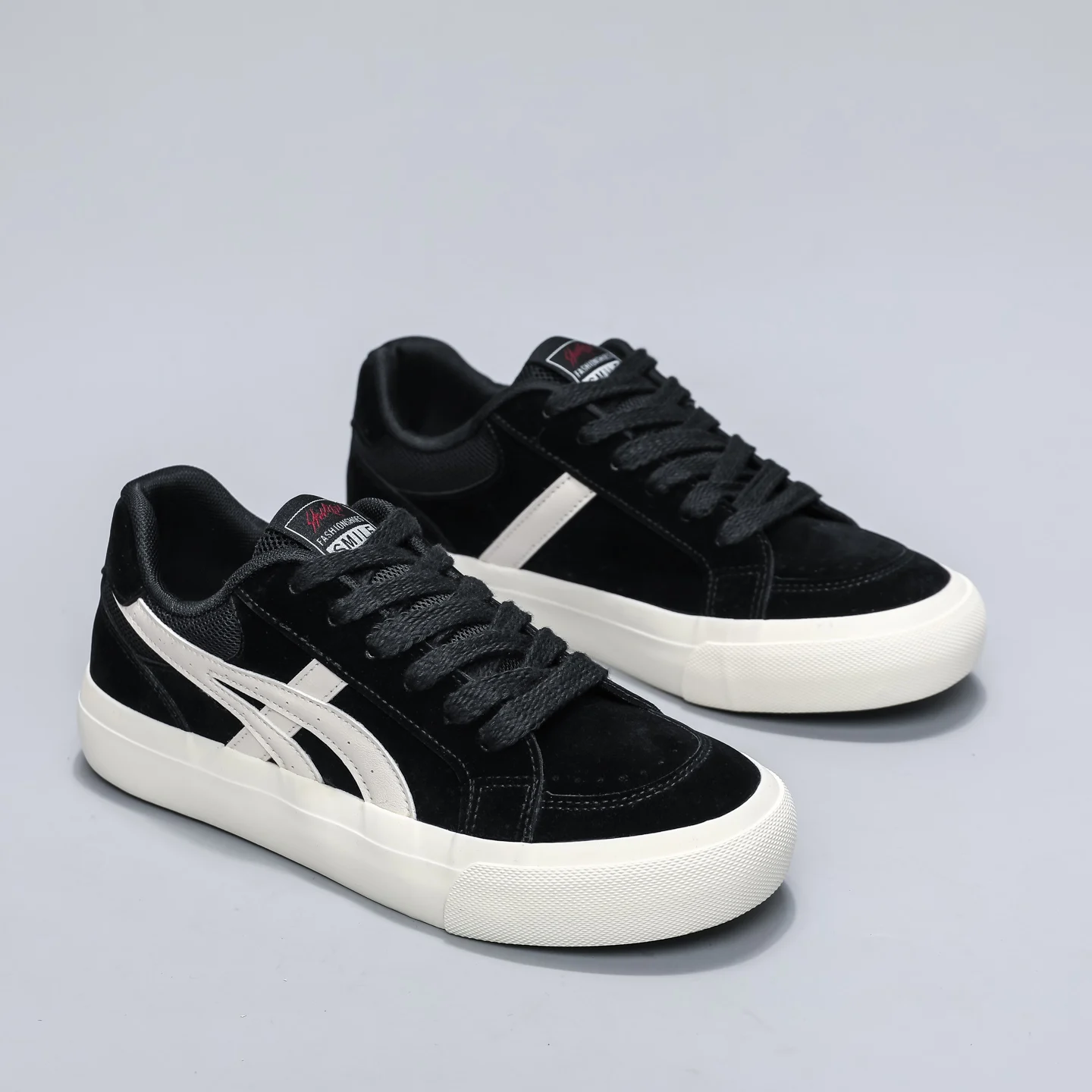 Men Skateboarding Shoes Canvas Thick Bottom Platform Shoes Comfortable Breathable Vulcanized Shoes Casual Sneakers Student Shoe
