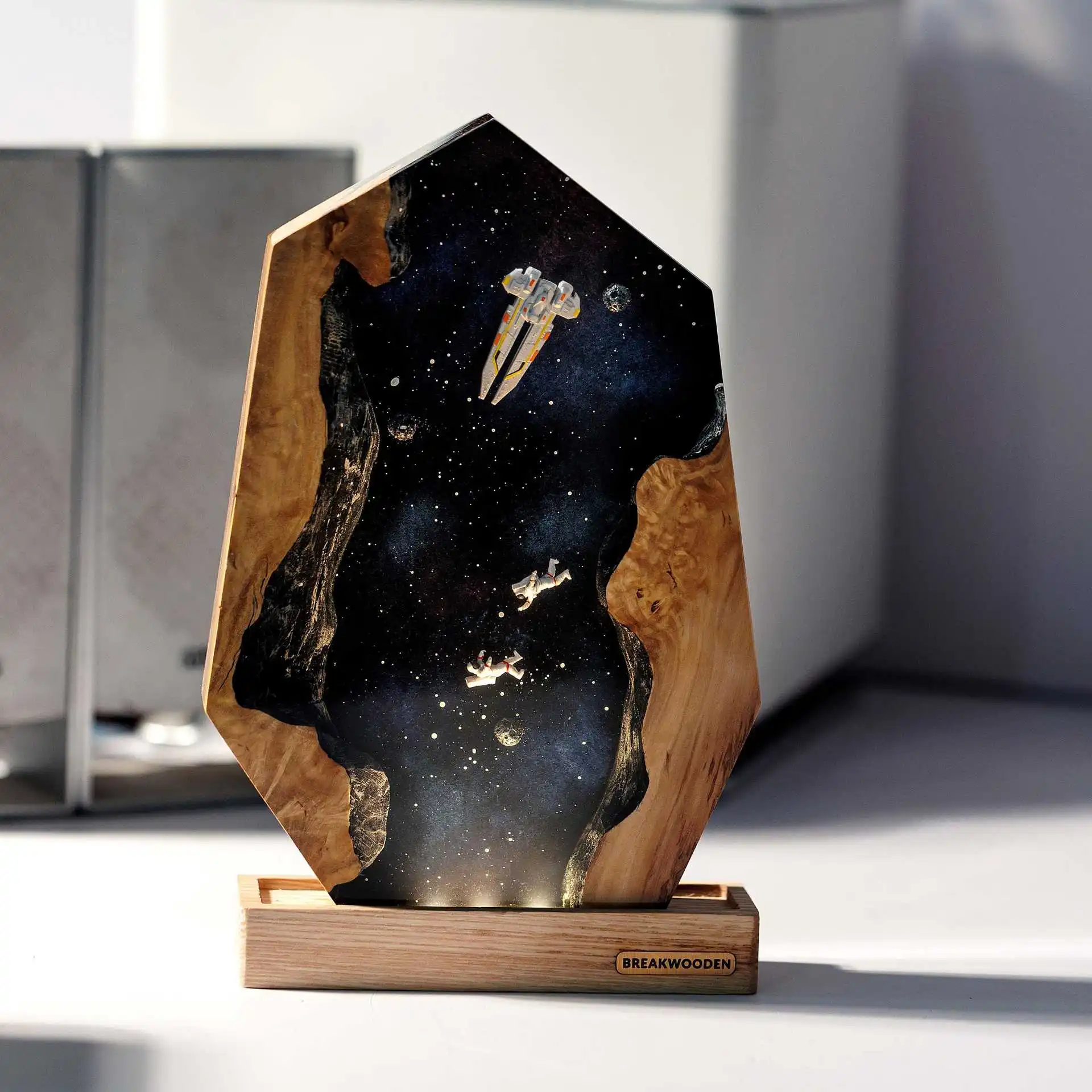 Science Fiction Theme Resin Lamp Creative Art Night Light Universe War Landscape Decoration Colorsful Table Lamp USB Charing