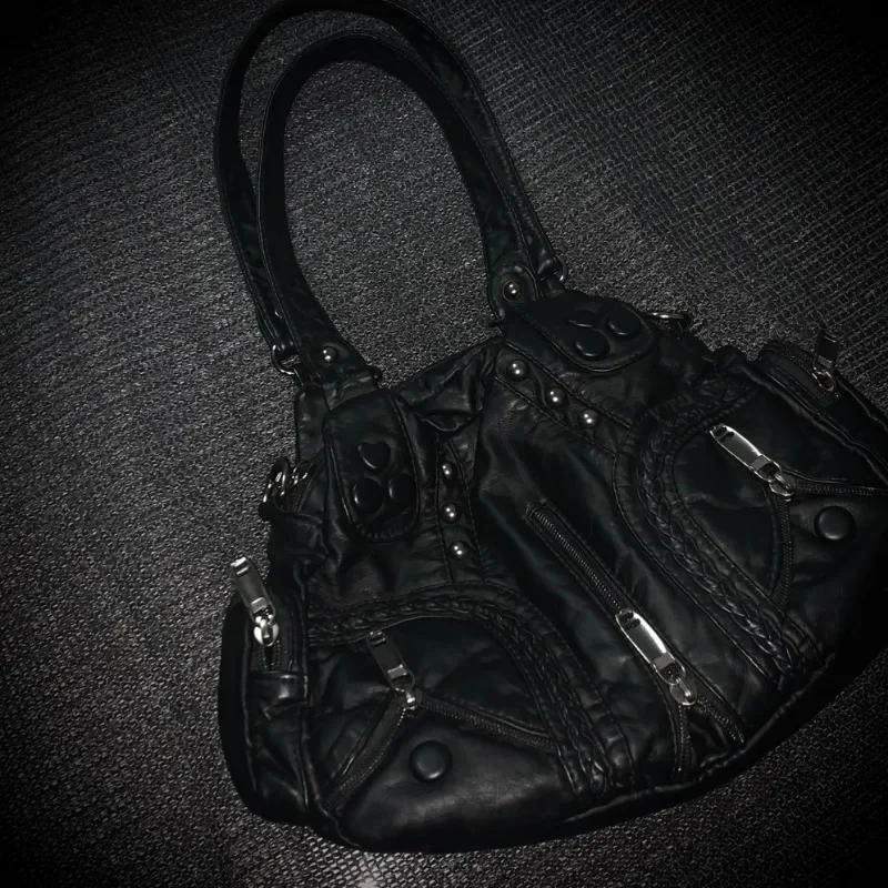 MBTI negro Y2k bolso de hombro para mujer Vintage Punk Goth diseñador de moda Pu bolso de mano de cuero de gran capacidad bolso de motocicleta con